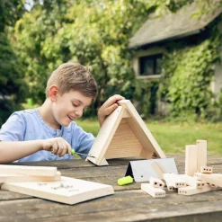 HABA Terra Kids Insect Hotel Diy Assembly Kit< Beach & Outdoor Toys