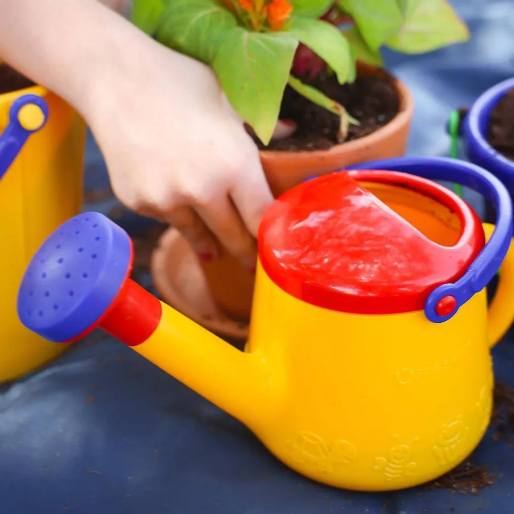 HABA Watering Can (1 Liter)< Beach & Outdoor Toys